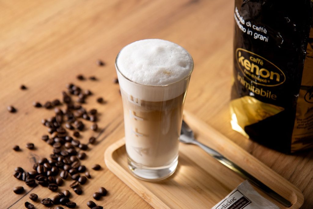 Nápolyi kávé Gyöngyösön Nápolyi kávé Caffè Kenon Espresso Cappuccino Latte Kávé nápolyi pizza banditos gyöngyös blog pizza rendezvény cikk étterem gyöngyös gyöngyös étterem gyöngyös Pizzéria Pizzéria gyöngyös