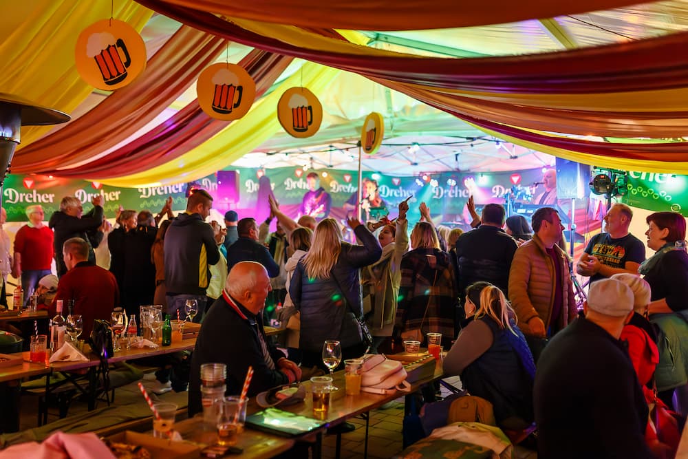 Helyszín Banditos Oktoberfest 2026 fesztivál oktoberfest buli gasztronómia sörök pizzák hamburgerek élőzene gyermekprogram pizza rendelés házhozszállítás nápolyi pizza banditos gyöngyös blog pizza cikk étterem gyöngyös gyöngyös étterem gyöngyös Pizzéria Pizzéria gyöngyös